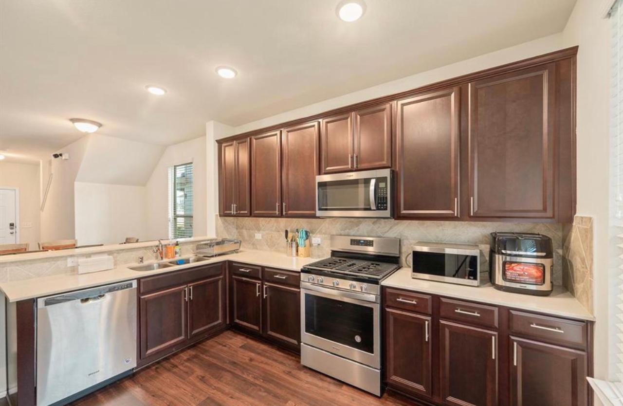 Вилла N-E-G House - Near David Wayne Hooks Airport Хьюстон Экстерьер фото